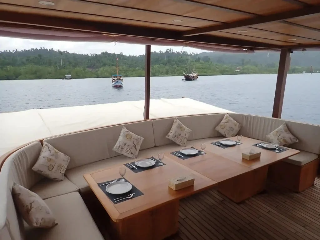 Onboard Dining: What Liveaboards Serve