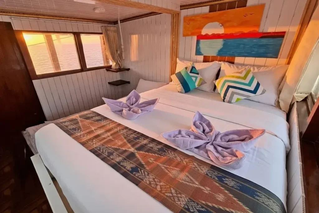 Private charter vs cabin‑sharing on Bali liveaboards
