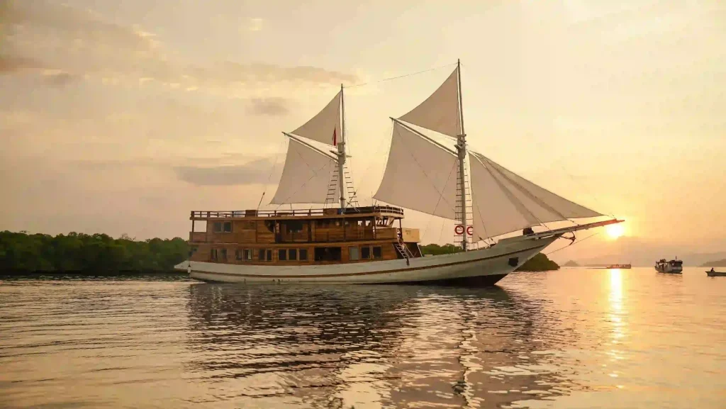 Comparing Bali liveaboard boats, sizes and comfort levels