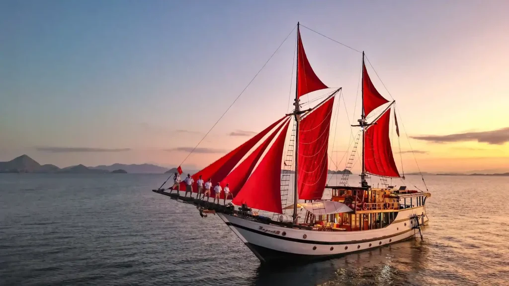 Reading Liveaboard Reviews Like a Curator: Signals, Gaps and Newer Vessels