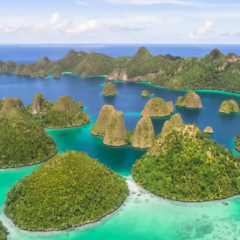 Puncak Wayag 2 — Liveaboard Bali network photo