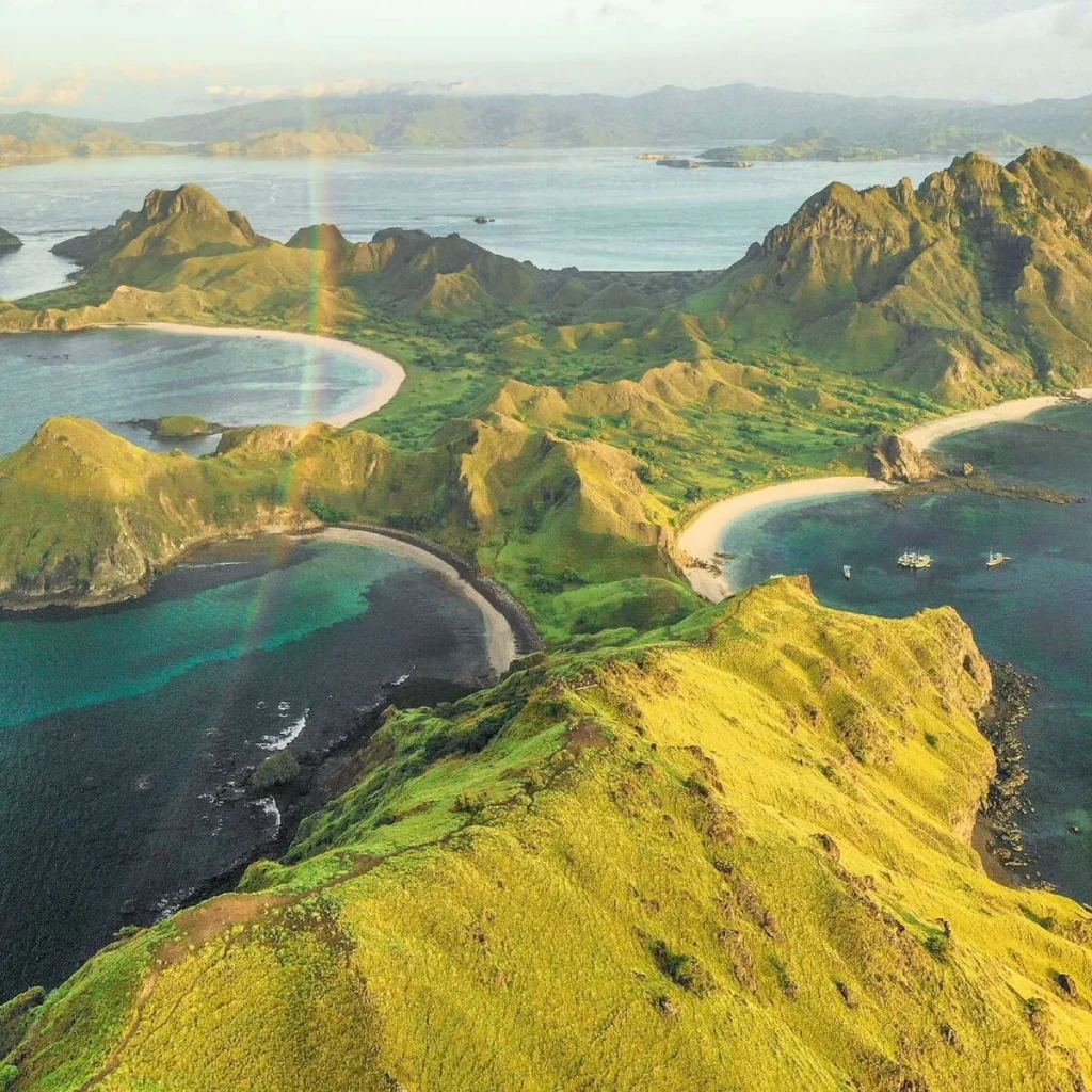 Padar 1 1 — Liveaboard Bali network photo