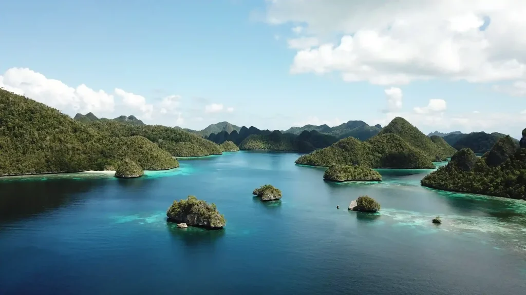Wayag Island Raja Ampat Raja Ampat Liveaboard — Liveaboard Bali network photo
